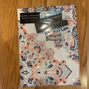 NWT set of Cynthia Rowley 4 placemats and one tablecloth